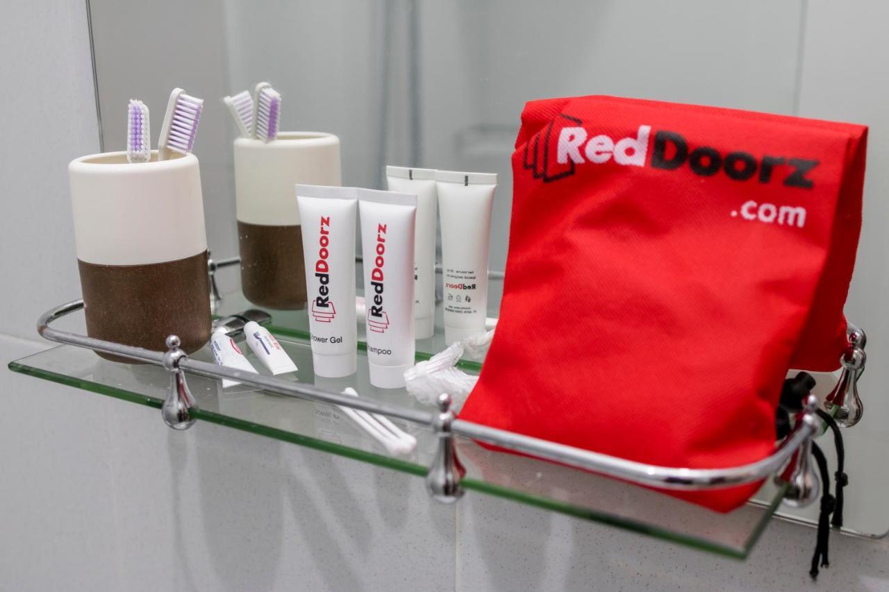 Reddoorz At Geylang Hotell Singapore Eksteriør bilde
